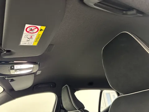 SD25YDX Volvo XC40 2.0 B3P Plus Dark 5dr Auto Thumbnail #16