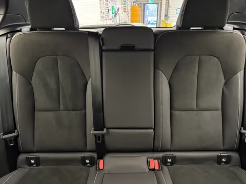 SD25YDX Volvo XC40 2.0 B3P Plus Dark 5dr Auto Thumbnail #18