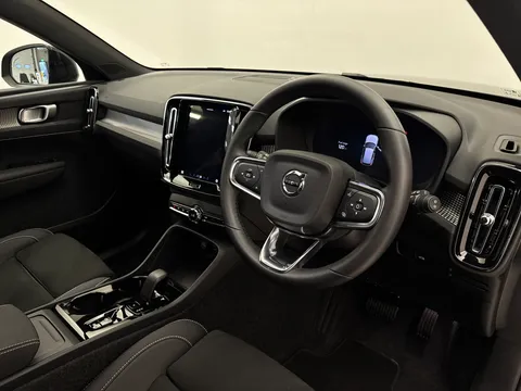 SD25YDX Volvo XC40 2.0 B3P Plus Dark 5dr Auto Thumbnail #29
