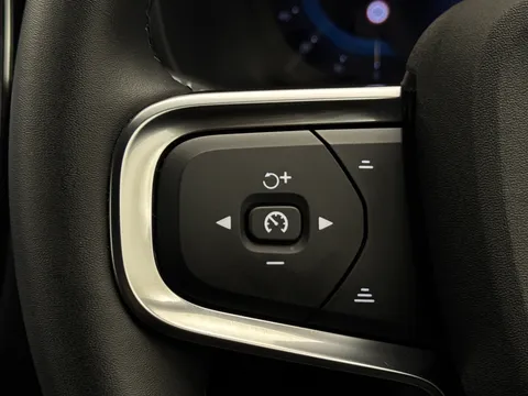 SD25YDX Volvo XC40 2.0 B3P Plus Dark 5dr Auto Thumbnail #30