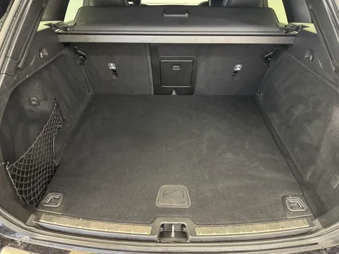 YL71KWK Volvo XC60 2.0 B4D R DESIGN 5dr AWD Geartronic Thumbnail #10
