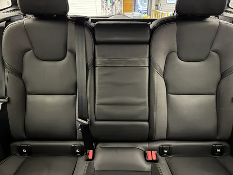 YL71KWK Volvo XC60 2.0 B4D R DESIGN 5dr AWD Geartronic Thumbnail #26