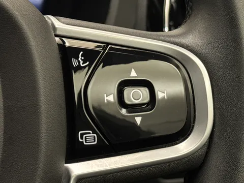 YL71KWK Volvo XC60 2.0 B4D R DESIGN 5dr AWD Geartronic Thumbnail #33