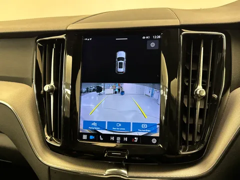 YL71KWK Volvo XC60 2.0 B4D R DESIGN 5dr AWD Geartronic Thumbnail #35