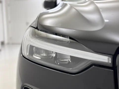 YL71KWK Volvo XC60 2.0 B4D R DESIGN 5dr AWD Geartronic Thumbnail #41