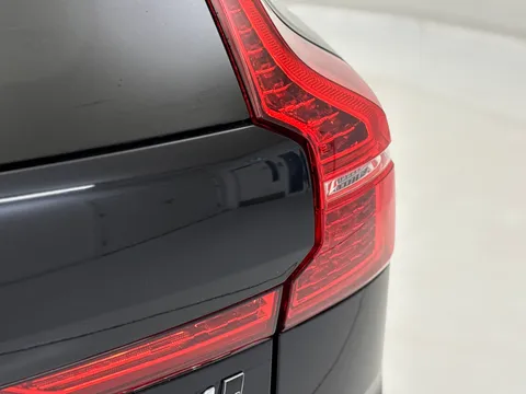 YL71KWK Volvo XC60 2.0 B4D R DESIGN 5dr AWD Geartronic Thumbnail #42