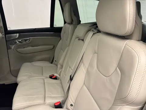 OW25DFV Volvo XC90 2.0 T8 PHEV Ultra Dark 5dr AWD Geartronic Thumbnail #14