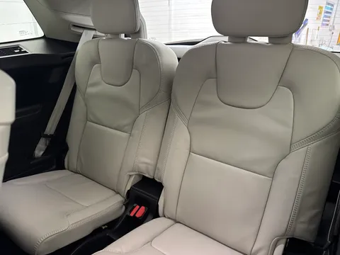 OW25DFV Volvo XC90 2.0 T8 PHEV Ultra Dark 5dr AWD Geartronic Thumbnail #15