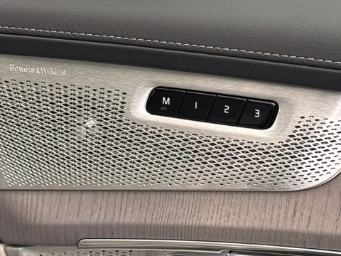 OW25DFV Volvo XC90 2.0 T8 PHEV Ultra Dark 5dr AWD Geartronic Thumbnail #25