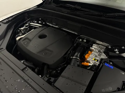 OW25DFV Volvo XC90 2.0 T8 PHEV Ultra Dark 5dr AWD Geartronic Thumbnail #36