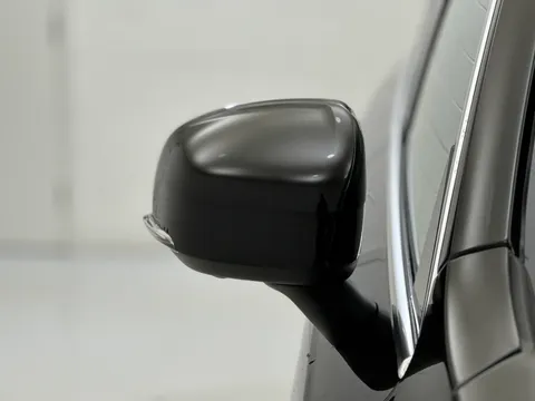 OW25DFV Volvo XC90 2.0 T8 PHEV Ultra Dark 5dr AWD Geartronic Thumbnail #37