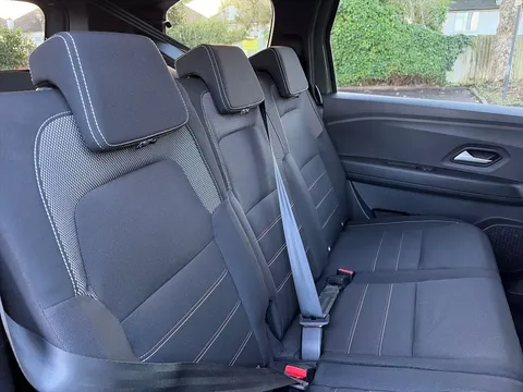 BN23YGO Dacia Jogger 1.0 TCe Extreme SE 5dr Thumbnail #14