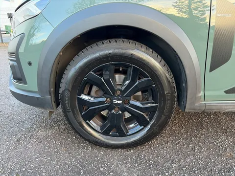 BN23YGO Dacia Jogger 1.0 TCe Extreme SE 5dr Thumbnail #32