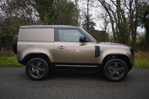 VX25TWE Land Rover Defender 3.0 D250 Hard Top X-Dynamic HSE Auto [3 Seat] Thumbnail #3
