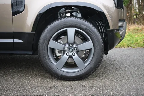 VX25TWE Land Rover Defender 3.0 D250 Hard Top X-Dynamic HSE Auto [3 Seat] Thumbnail #4