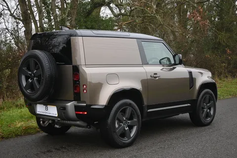 VX25TWE Land Rover Defender 3.0 D250 Hard Top X-Dynamic HSE Auto [3 Seat] Thumbnail #7