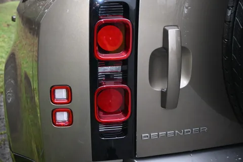 VX25TWE Land Rover Defender 3.0 D250 Hard Top X-Dynamic HSE Auto [3 Seat] Thumbnail #12