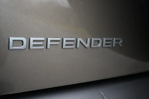 VX25TWE Land Rover Defender 3.0 D250 Hard Top X-Dynamic HSE Auto [3 Seat] Thumbnail #13