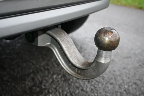 VX25TWE Land Rover Defender 3.0 D250 Hard Top X-Dynamic HSE Auto [3 Seat] Thumbnail #14