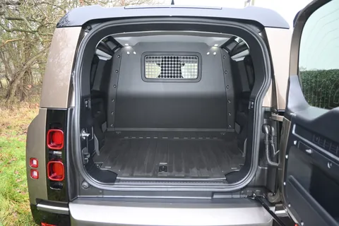 VX25TWE Land Rover Defender 3.0 D250 Hard Top X-Dynamic HSE Auto [3 Seat] Thumbnail #26