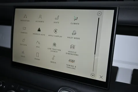 VX25TWE Land Rover Defender 3.0 D250 Hard Top X-Dynamic HSE Auto [3 Seat] Thumbnail #39