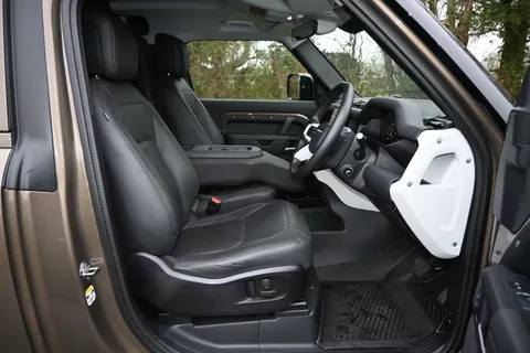 VX25TWE Land Rover Defender 3.0 D250 Hard Top X-Dynamic HSE Auto [3 Seat] Thumbnail #45