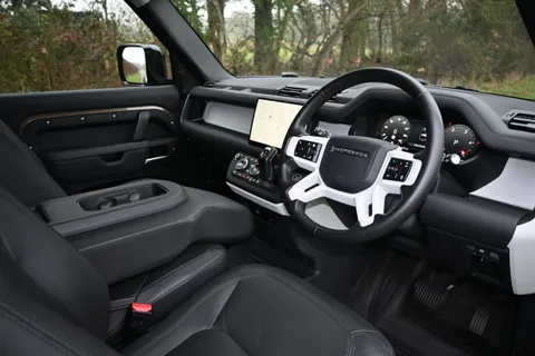 VX25TWE Land Rover Defender 3.0 D250 Hard Top X-Dynamic HSE Auto [3 Seat] Thumbnail #46