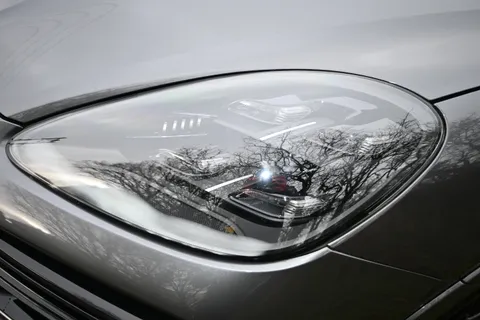 VN69ZFS Porsche Cayenne Turbo 5dr Tiptronic S [5 Seat] Thumbnail #16