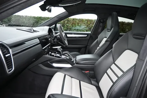 VN69ZFS Porsche Cayenne Turbo 5dr Tiptronic S [5 Seat] Thumbnail #21