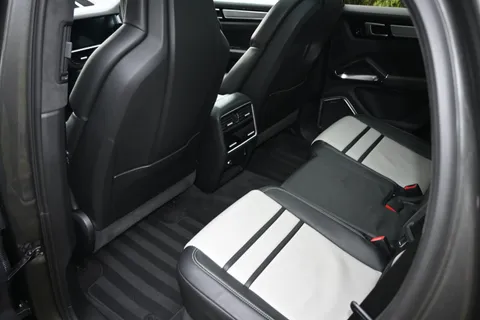 VN69ZFS Porsche Cayenne Turbo 5dr Tiptronic S [5 Seat] Thumbnail #25