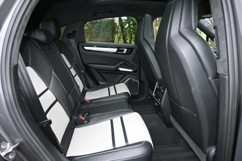 VN69ZFS Porsche Cayenne Turbo 5dr Tiptronic S [5 Seat] Thumbnail #29