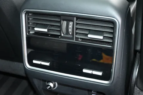 VN69ZFS Porsche Cayenne Turbo 5dr Tiptronic S [5 Seat] Thumbnail #30