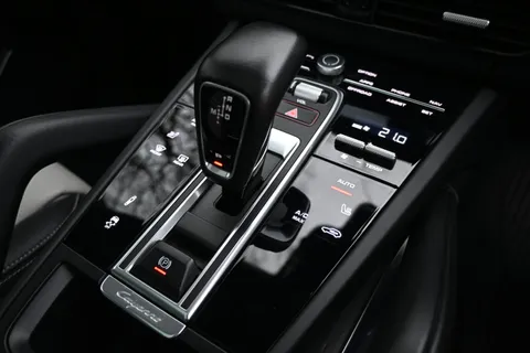 VN69ZFS Porsche Cayenne Turbo 5dr Tiptronic S [5 Seat] Thumbnail #34