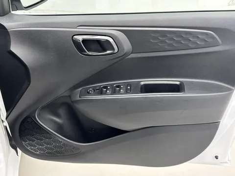 DV22JTY Hyundai i10 1.0 T-GDi N Line 5dr Thumbnail #16