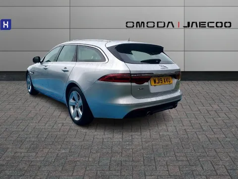 WJ19AVU Jaguar Xf 2.0i Portfolio 5dr Auto Thumbnail #6