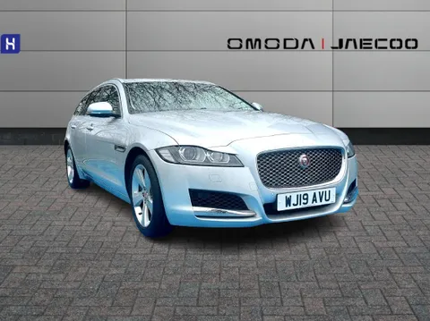 WJ19AVU Jaguar Xf 2.0i Portfolio 5dr Auto Thumbnail #1