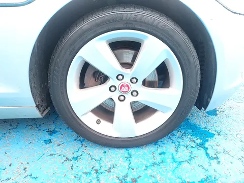 WJ19AVU Jaguar Xf 2.0i Portfolio 5dr Auto Thumbnail #11