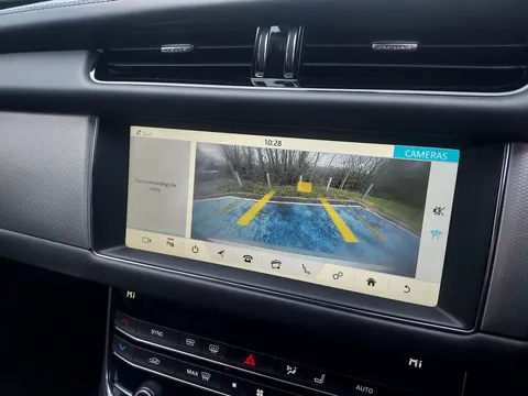 WJ19AVU Jaguar Xf 2.0i Portfolio 5dr Auto Thumbnail #21