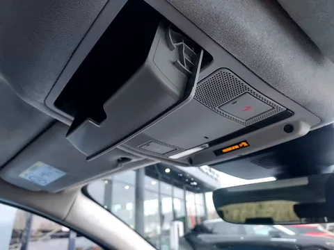 WJ19AVU Jaguar Xf 2.0i Portfolio 5dr Auto Thumbnail #26