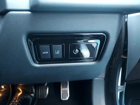 WJ19AVU Jaguar Xf 2.0i Portfolio 5dr Auto Thumbnail #28