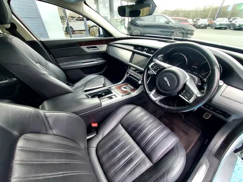 WJ19AVU Jaguar Xf 2.0i Portfolio 5dr Auto Thumbnail #2