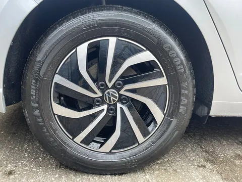 GL23KZX Volkswagen Polo 1.0 TSI Life 5dr DSG Thumbnail #8