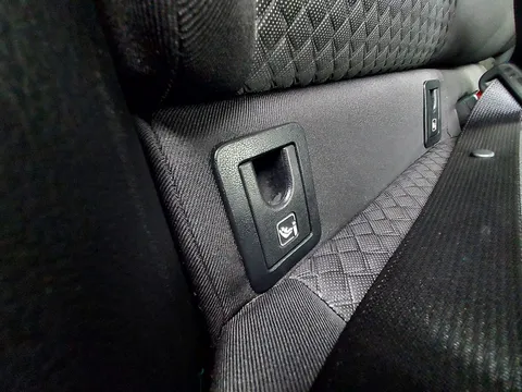 DA72KTE Toyota C-HR 1.8 Hybrid Design 5dr CVT Thumbnail #15