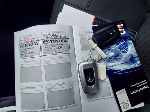 DA72KTE Toyota C-HR 1.8 Hybrid Design 5dr CVT Thumbnail #21