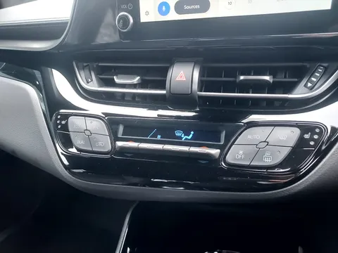 DA72KTE Toyota C-HR 1.8 Hybrid Design 5dr CVT Thumbnail #23