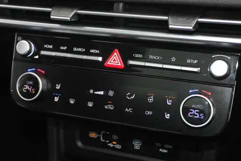 EA74DKN Hyundai Tucson 1.6T 48V MHD Ultimate 5dr DCT Thumbnail #32