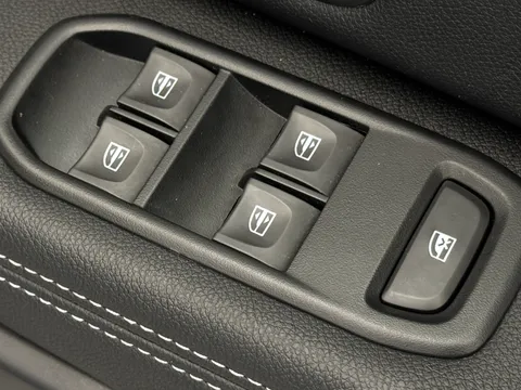 DY22DHC Dacia Duster 1.0 TCe 90 Prestige 5dr Thumbnail #14