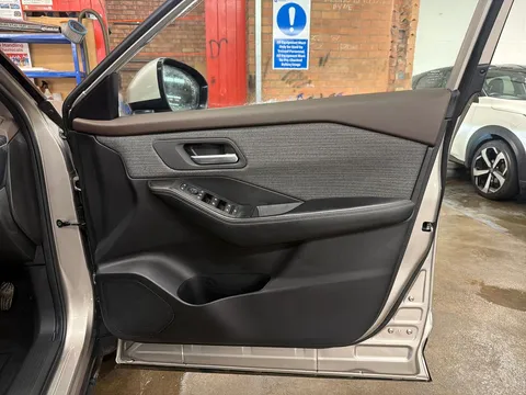 DN73CZG Nissan X-Trail 1.5 E-Power E-4orce 213 N-Connecta 5dr 7Seat Auto Thumbnail #18