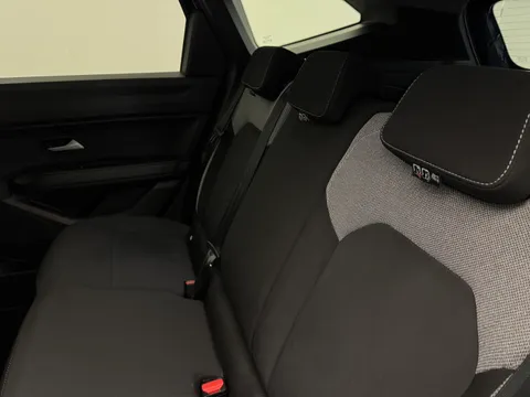 AP25BXG Dacia Bigster 1.8 Hybrid 155 Journey 5dr Auto Thumbnail #12
