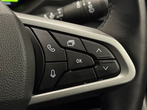 AP25BXG Dacia Bigster 1.8 Hybrid 155 Journey 5dr Auto Thumbnail #25